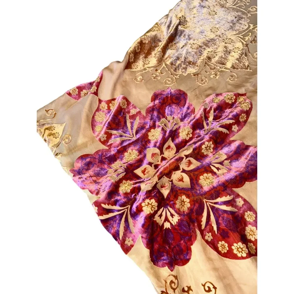 Tallulah Collection by Kevin O’Brien king size duvet cover